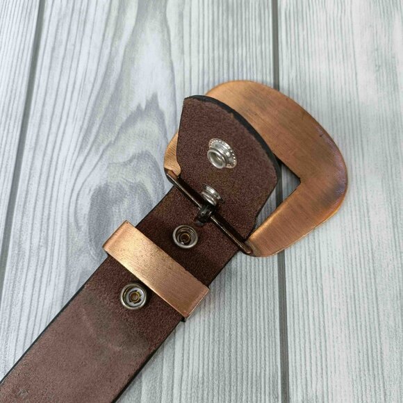 Western Leather Belt with Engraved Floral Tooling, Unisex Design - Picture 8 of 12